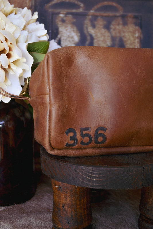 SCRIPTUR356 Proverbs 3:5-6 Leather Dopp Kit